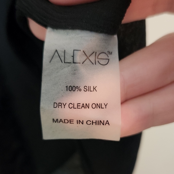 Alexis Cold Shoulder Ruffled Top Small - Picture 4 of 6